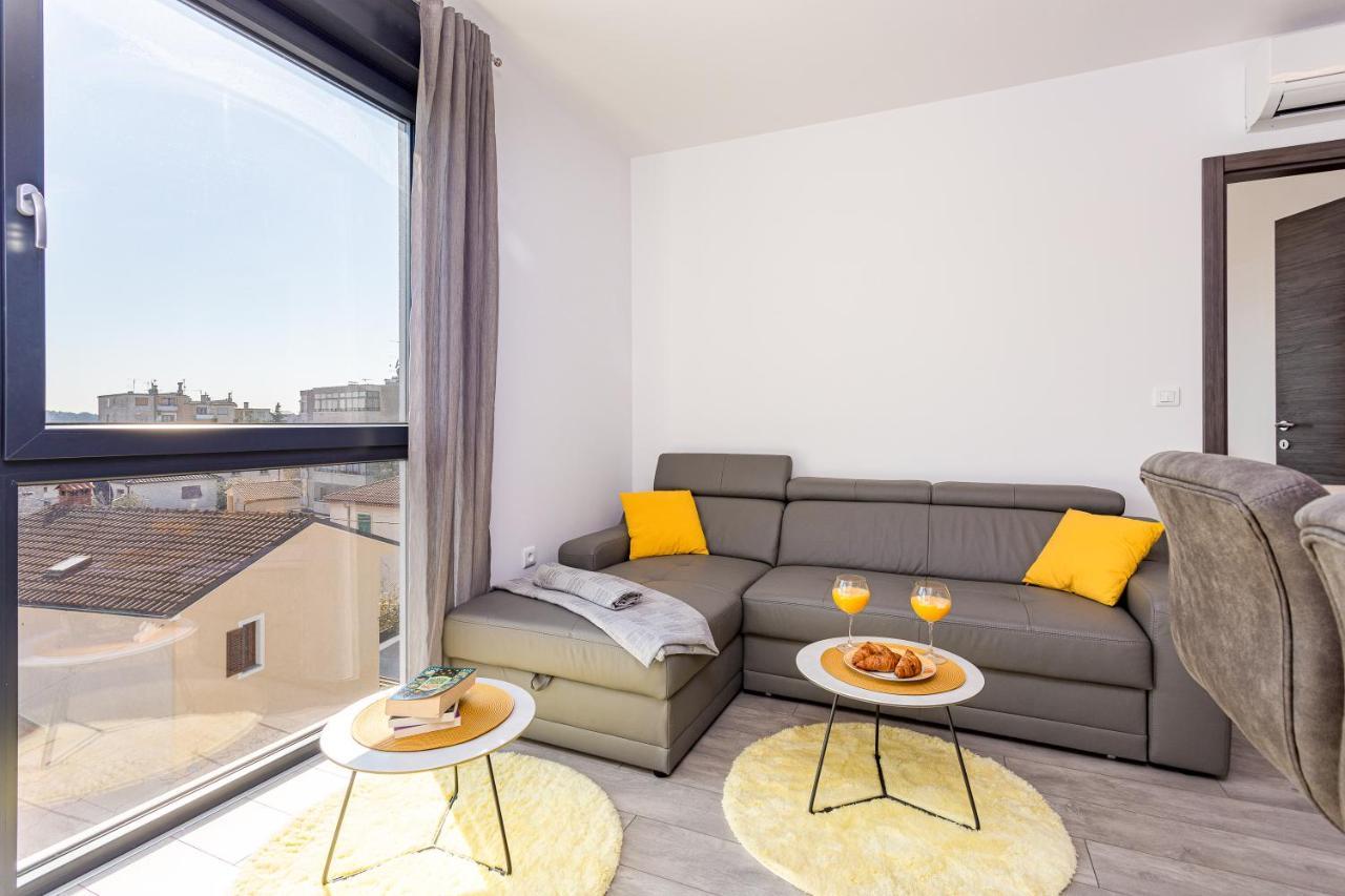 Apartment M****, New City Apartment + Parking 普拉 外观 照片